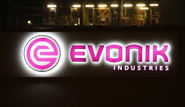 Evonik says economic recovery unlikely in 2024, plans 2,000 job cuts
